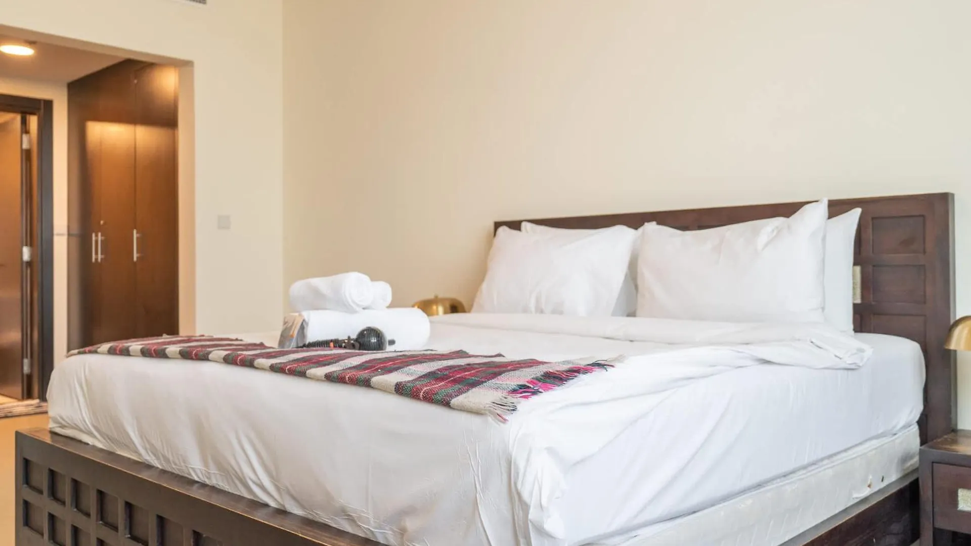 Charming, Sun-Filled 1-Bedroom In Red Residence, Dubai Sports City