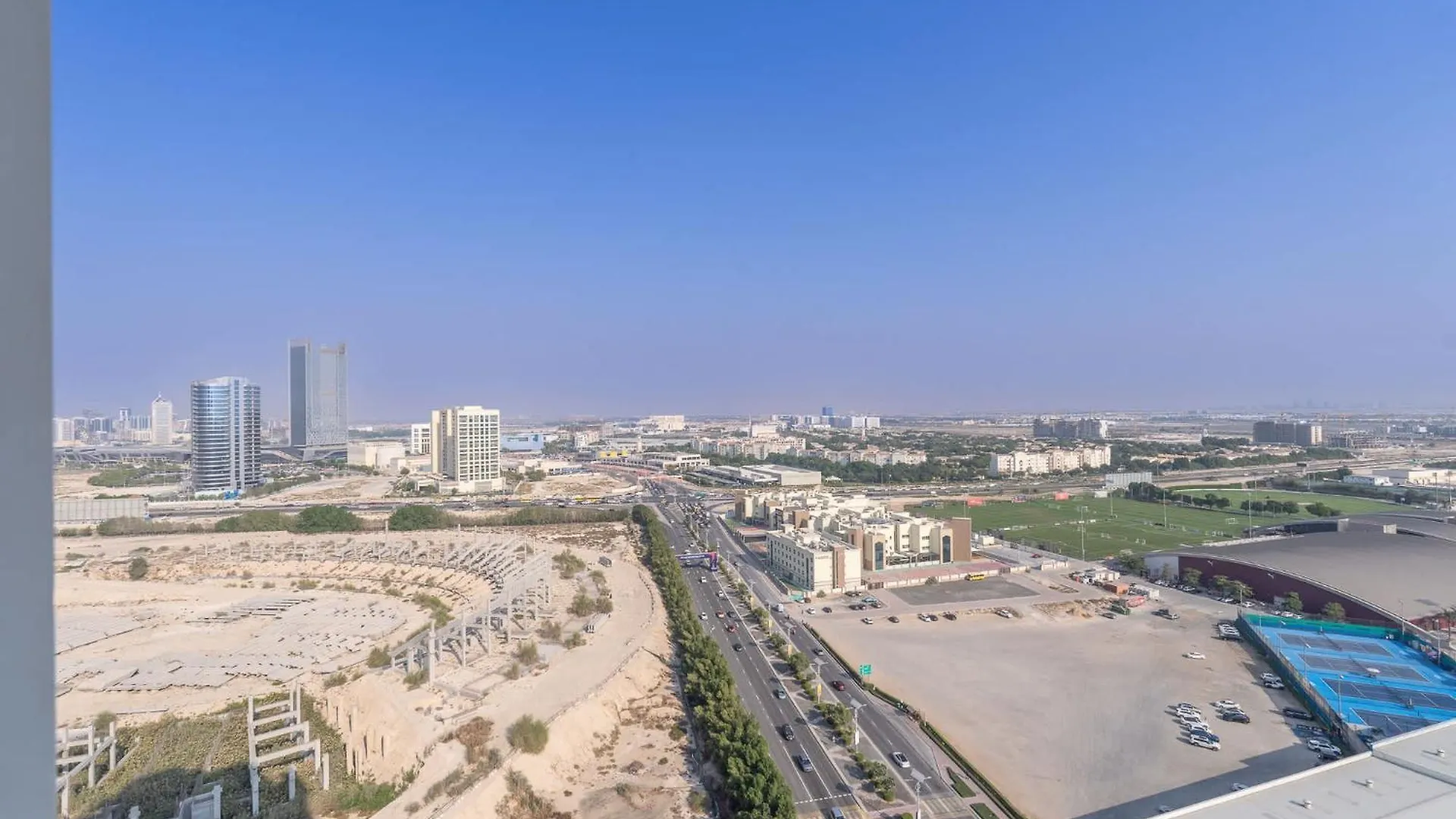 Apartment Charming, Sun-Filled 1-Bedroom In Red Residence, Dubai Sports City United Arab Emirates