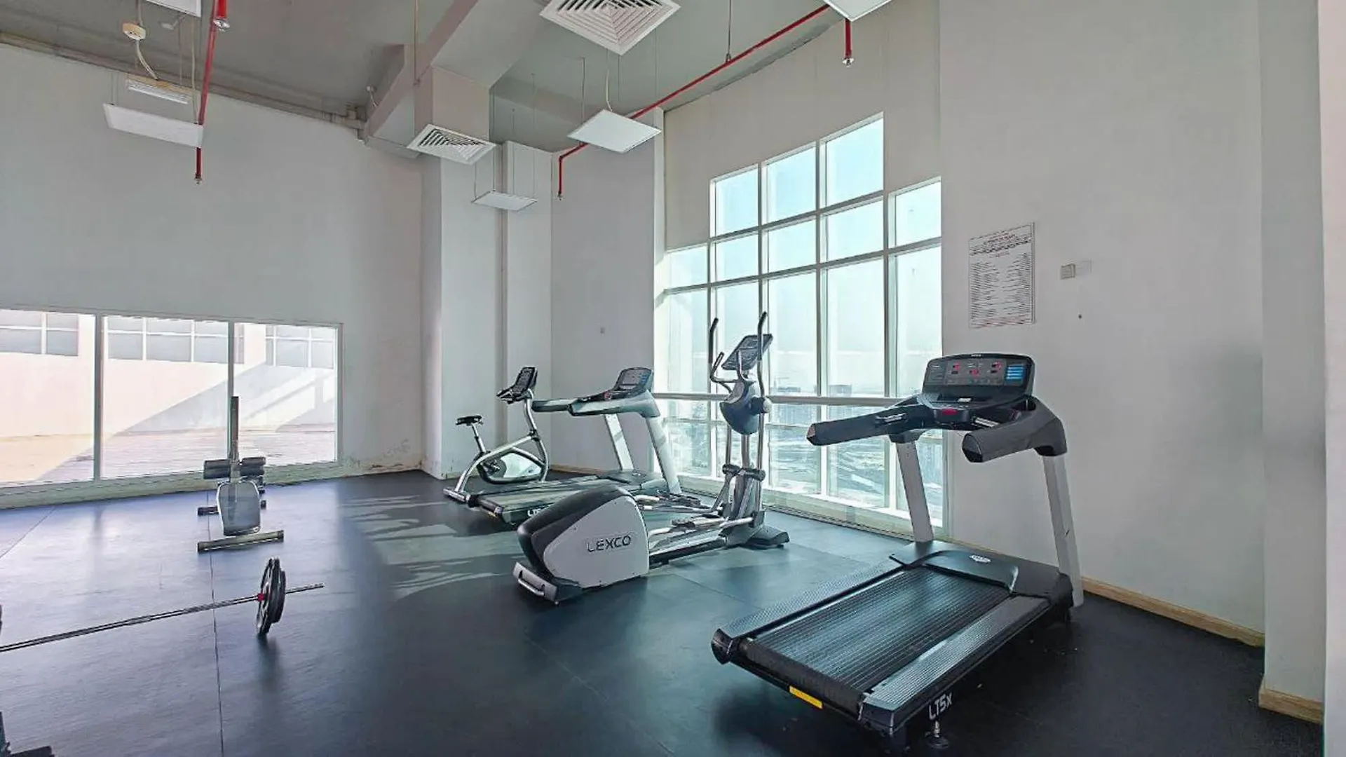 Apartment Charming, Sun-Filled 1-Bedroom In Red Residence, Dubai Sports City