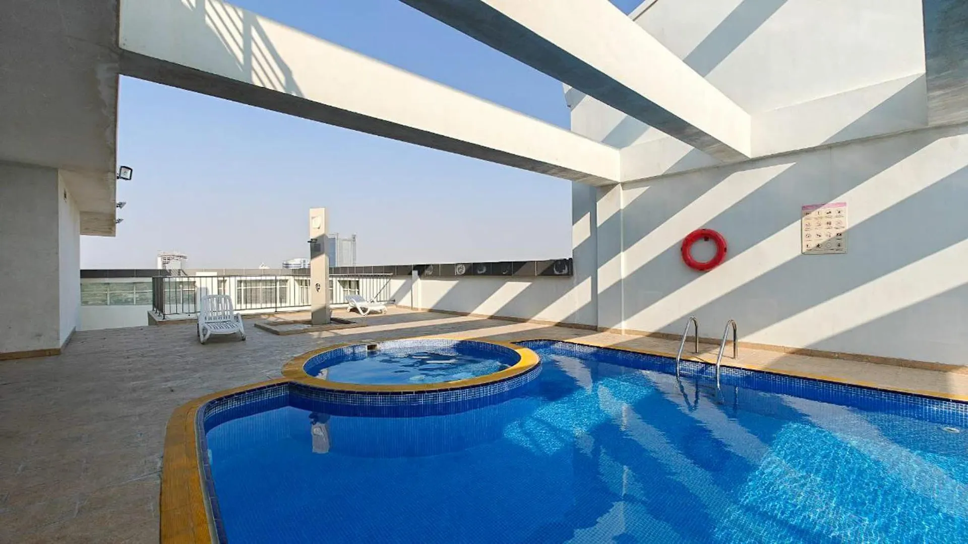 Charming, Sun-Filled 1-Bedroom In Red Residence, Dubai Sports City