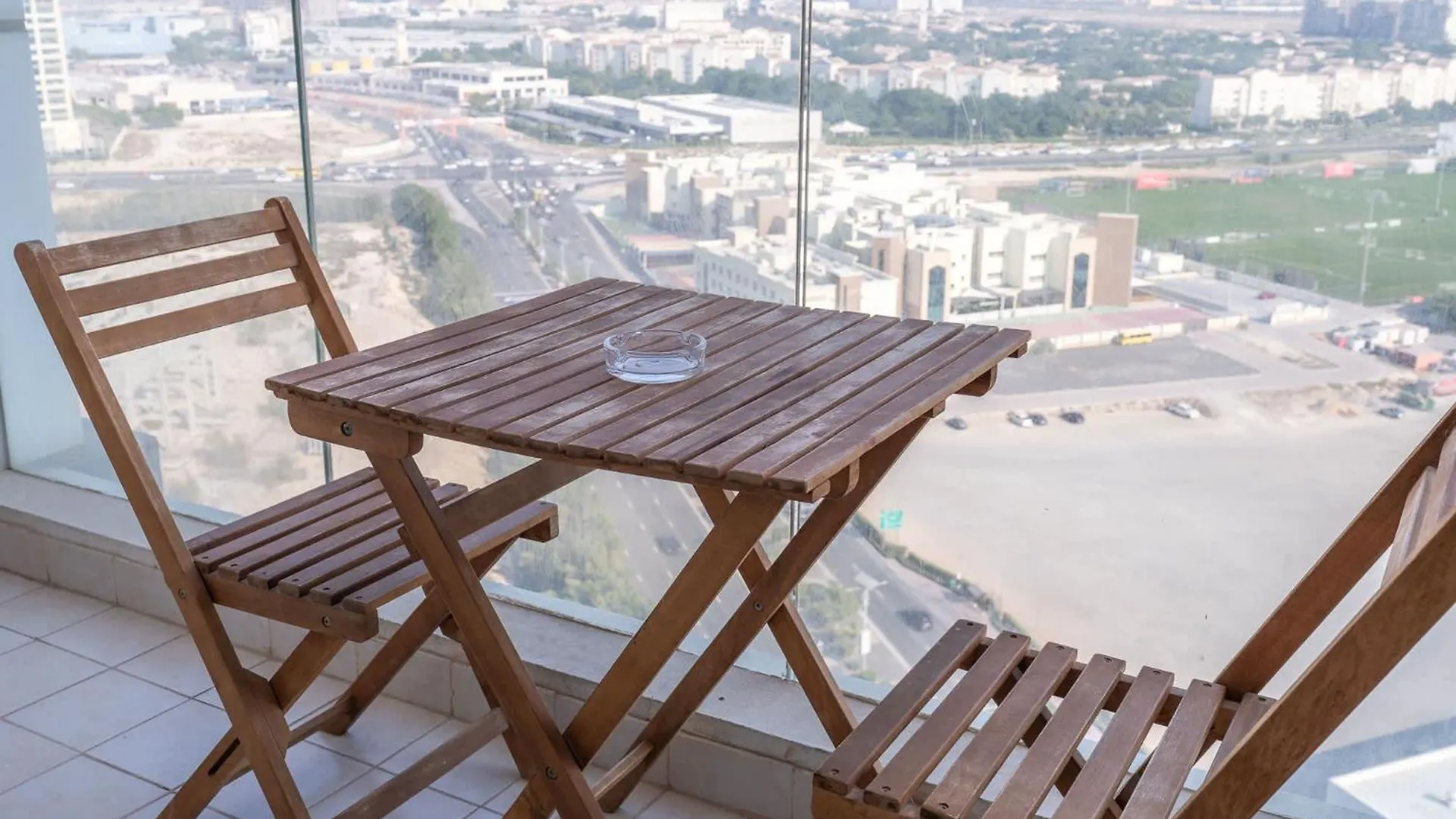 Apartment Charming, Sun-Filled 1-Bedroom In Red Residence, Dubai Sports City