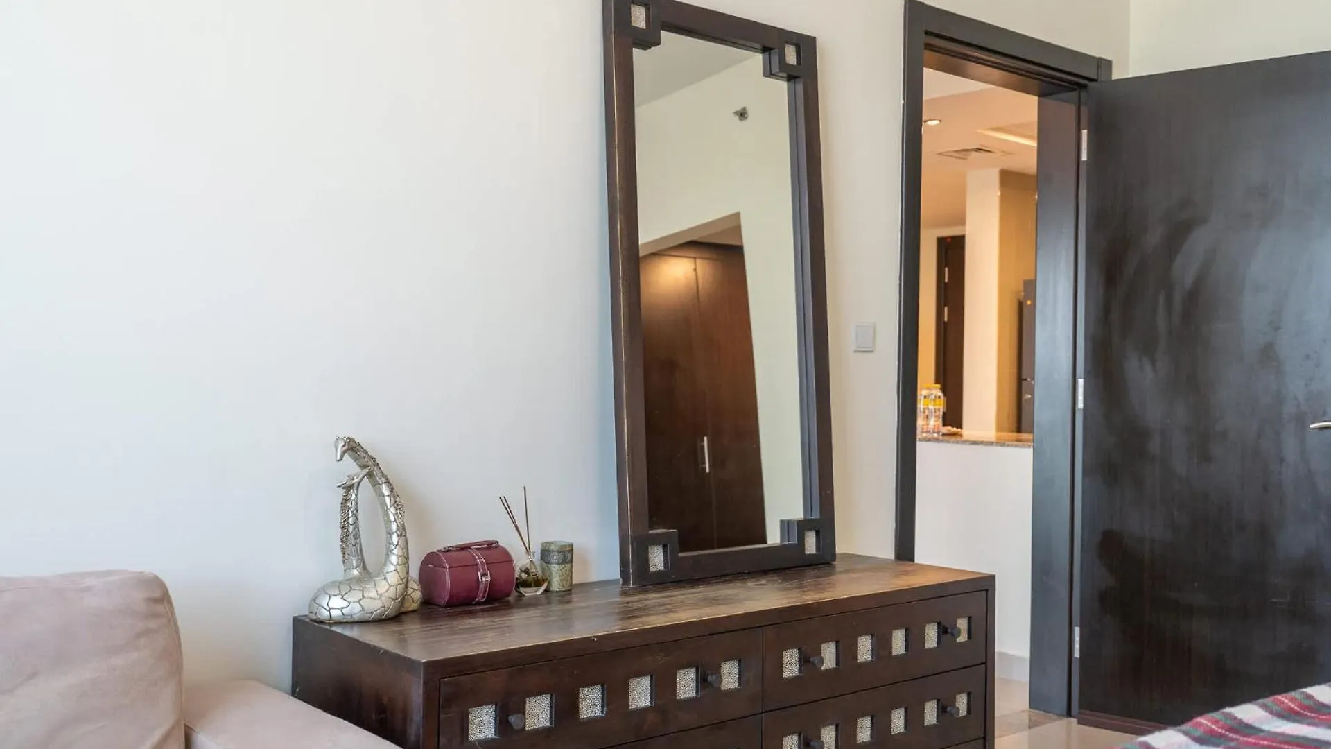 Charming, Sun-Filled 1-Bedroom In Red Residence, Dubai Sports City