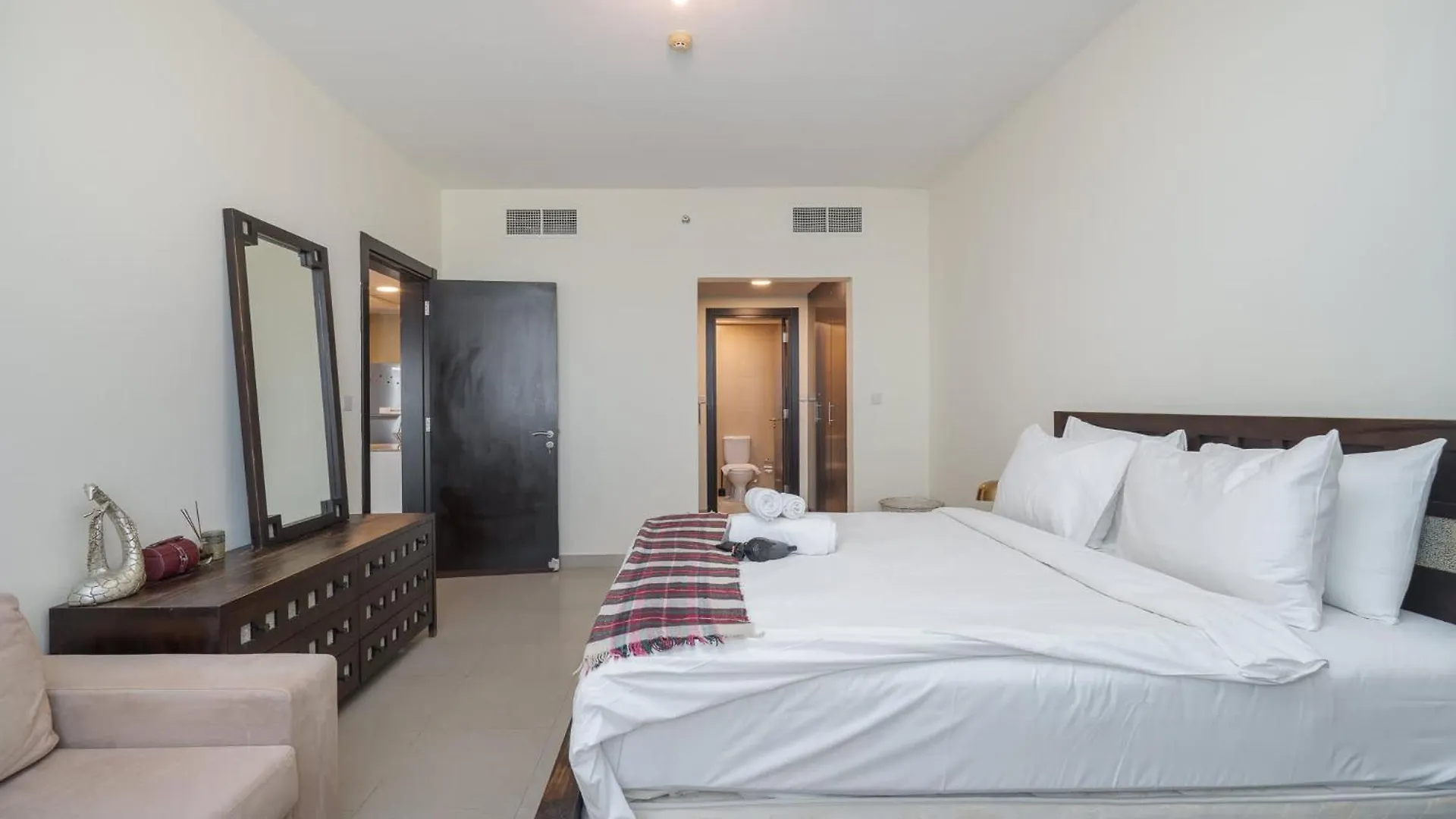 Charming, Sun-Filled 1-Bedroom In Red Residence, Dubai Sports City United Arab Emirates