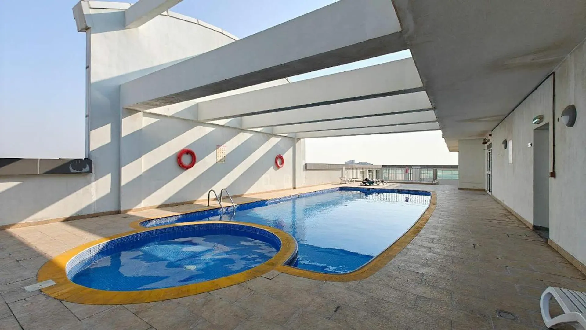 Charming, Sun-Filled 1-Bedroom In Red Residence, Dubai Sports City